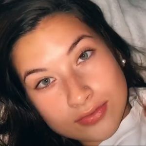 Meet your Posher, Chloe